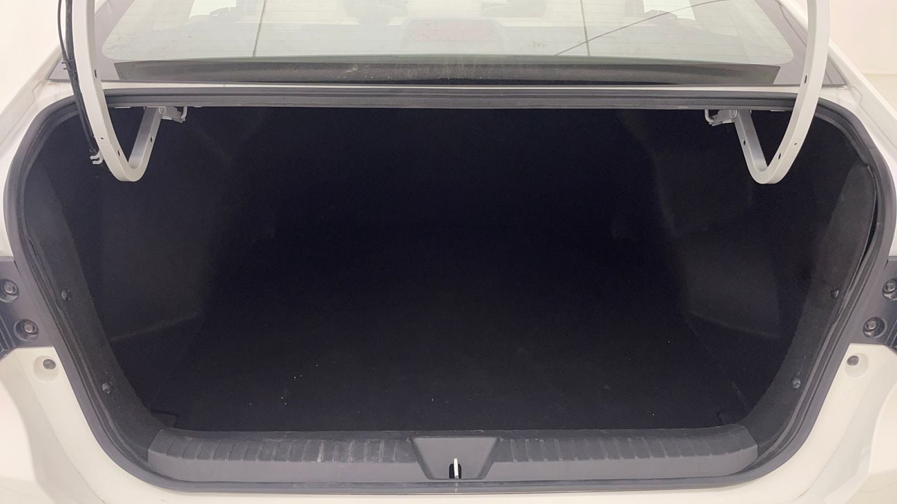 تويوتا يارس E 1.5 | بدون دفعة مقدمة | اختبار القيادة في المنزل