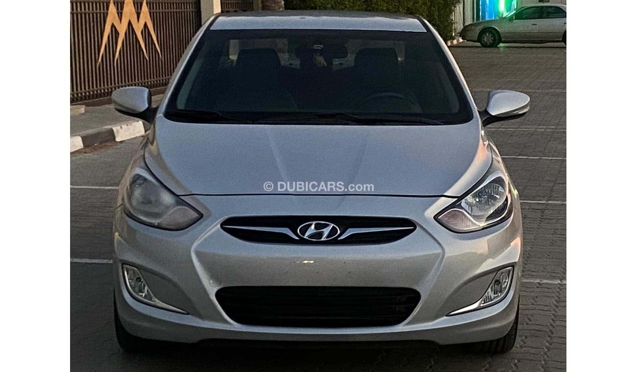 هيونداي أكسنت GL هيونداي اكسنت موديل : 2012 ممشى :157000 كم السعر : 20000 درهم مواصفات خليجة V4 1.6L بدون حوادث نظ