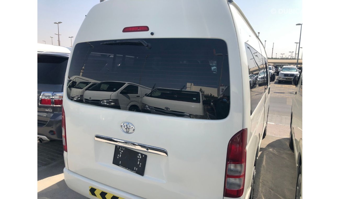 تويوتا هاياس Toyota Hiace Highroof Bus 15 seater, A/T, model:2012. Only done 99000 km