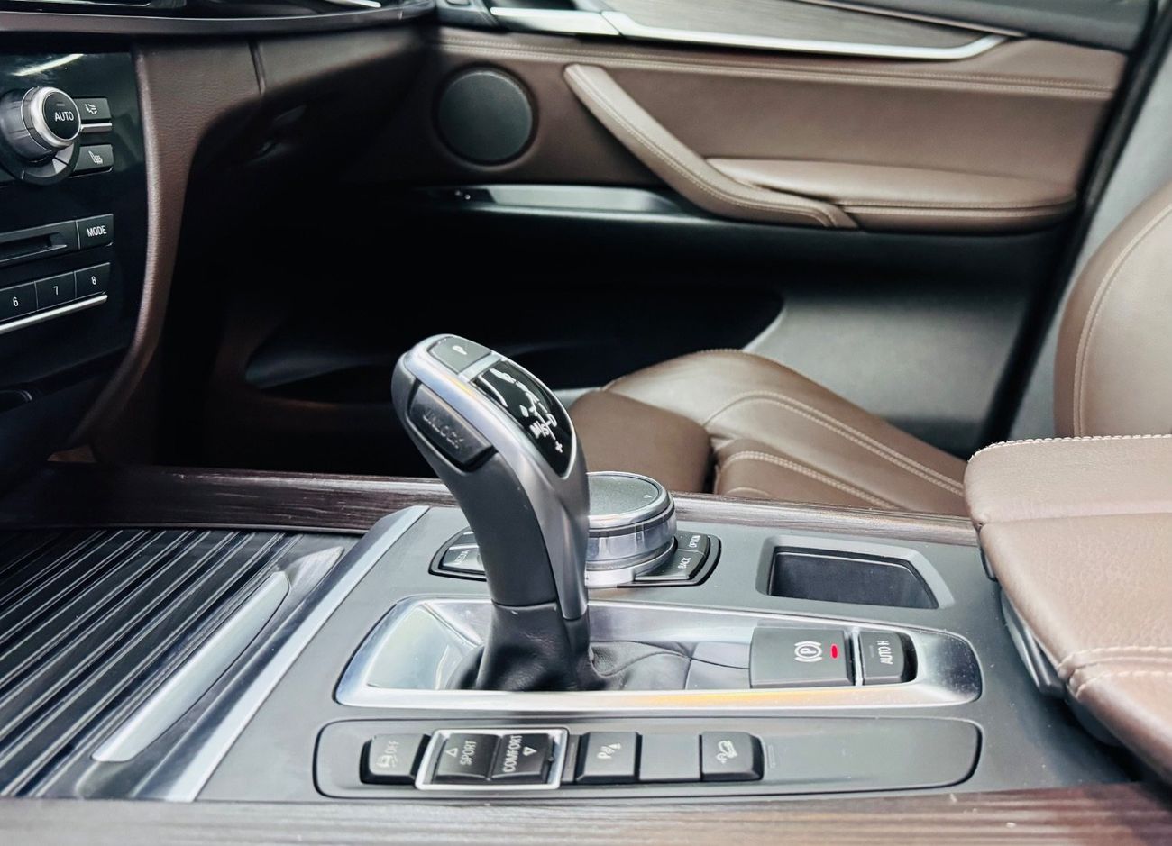 بي أم دبليو X5 GCC .. FSH .. M kit .. Perfect Condition .. V6 .. Top Range