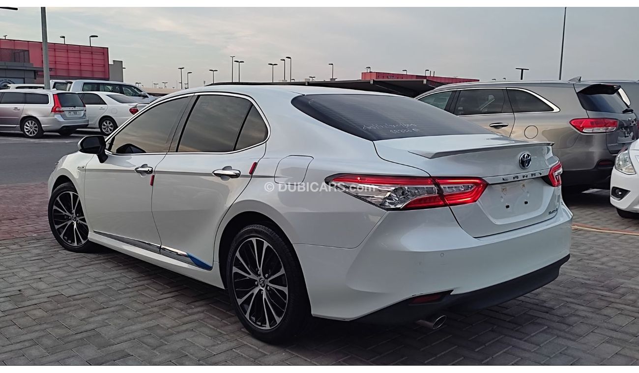 Toyota Camry GCC Full options, Hybrid, 2.5L,