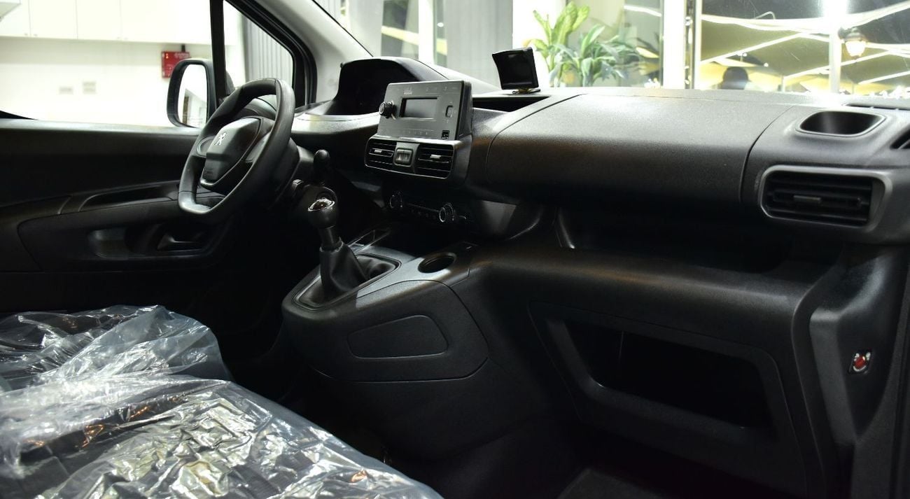 Peugeot Partner EXCELLENT DEAL for our Peugeot Partner ( 2022 Model ) in White Color GCC Specs