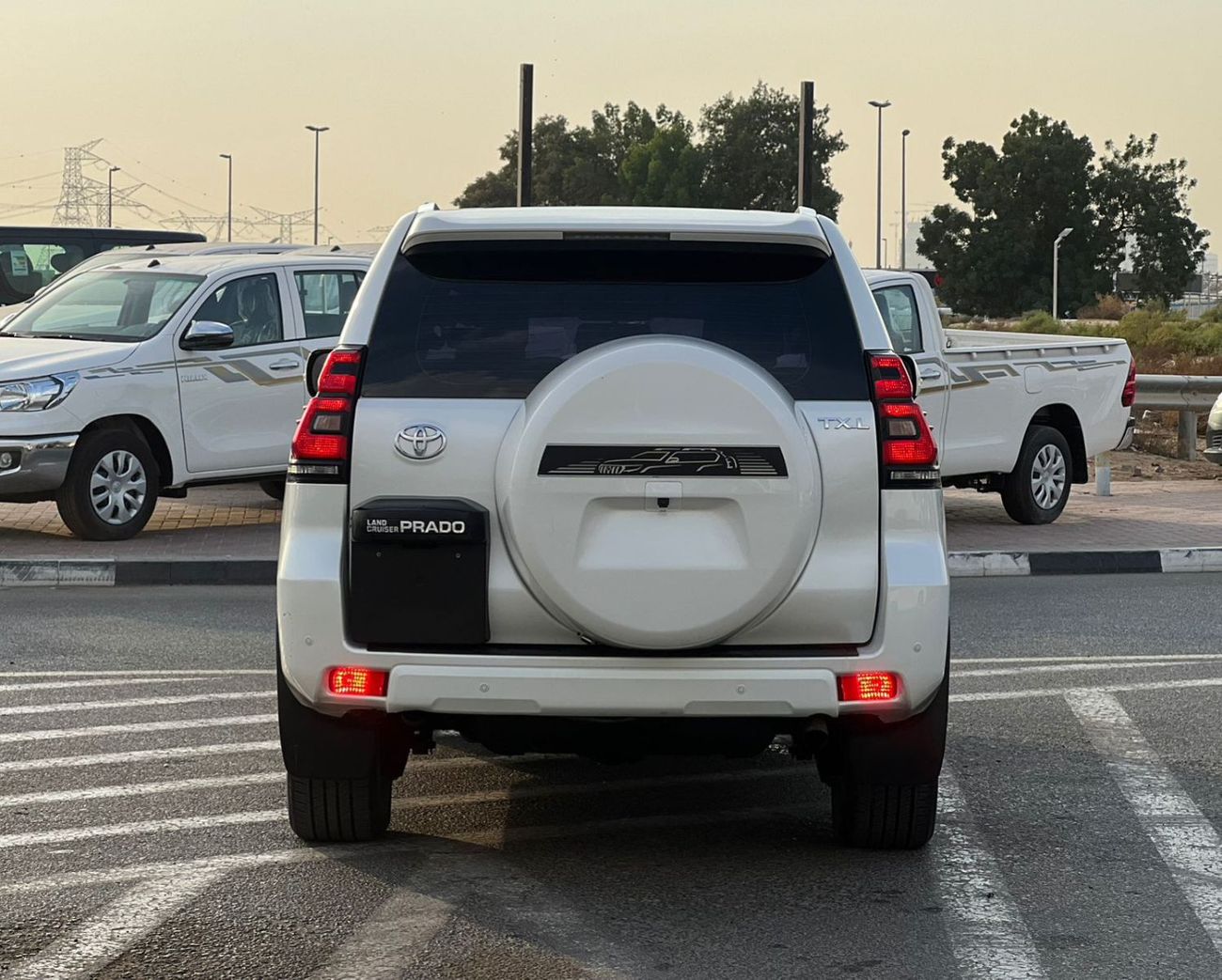 تويوتا برادو 2021 Toyota Prado TXL 4.0L V6 - AWD 4x4 Petrol - GCC-Electric Seat - Rear CAM & Sensors - Cool Box -