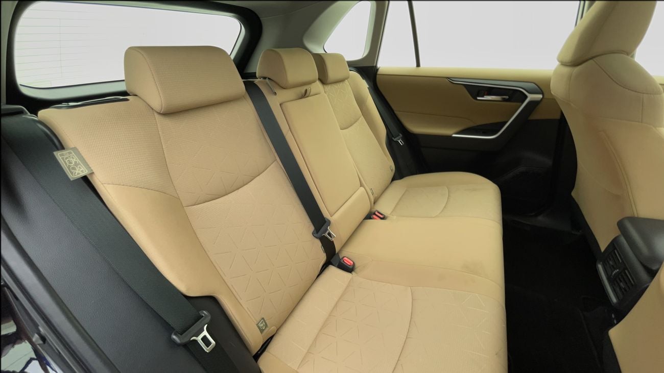 تويوتا راف ٤ VX 2.5 | بدون دفعة مقدمة | اختبار القيادة في المنزل