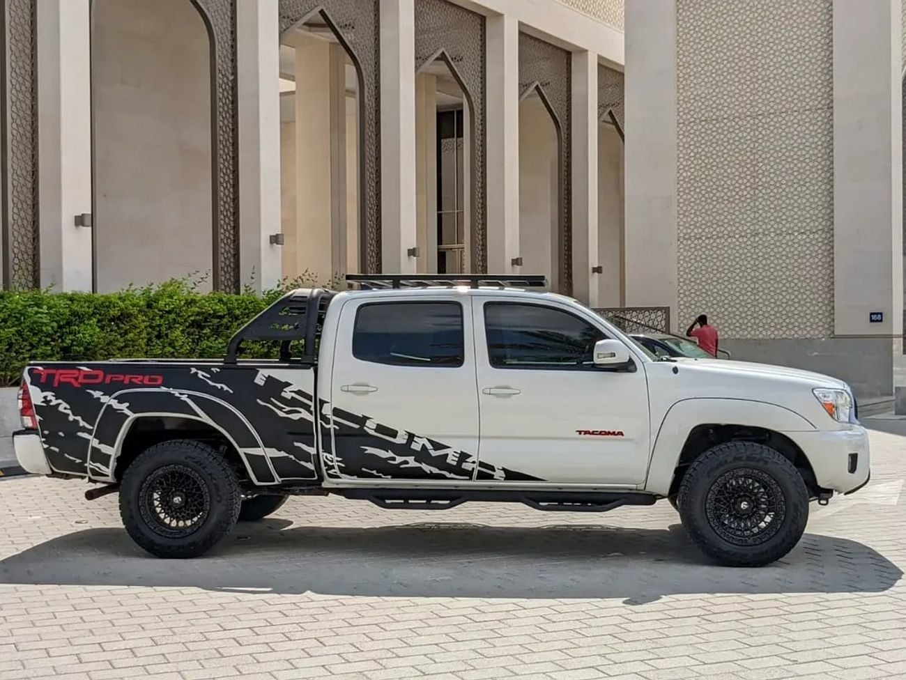 تويوتا تاكوما MODIFIED TRD 4X4 4DOORS IN EXCELLENT CONDITION