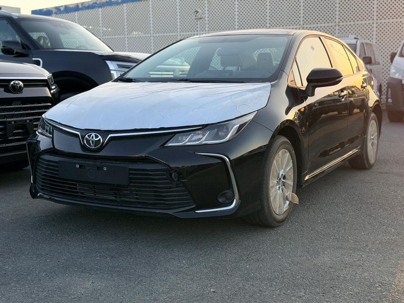تويوتا كورولا 2.0L PETROL XLI AUTOMATIC TRANSMISSION ( FOR RE-EXPORT OUTSIDE GCC ONLY
