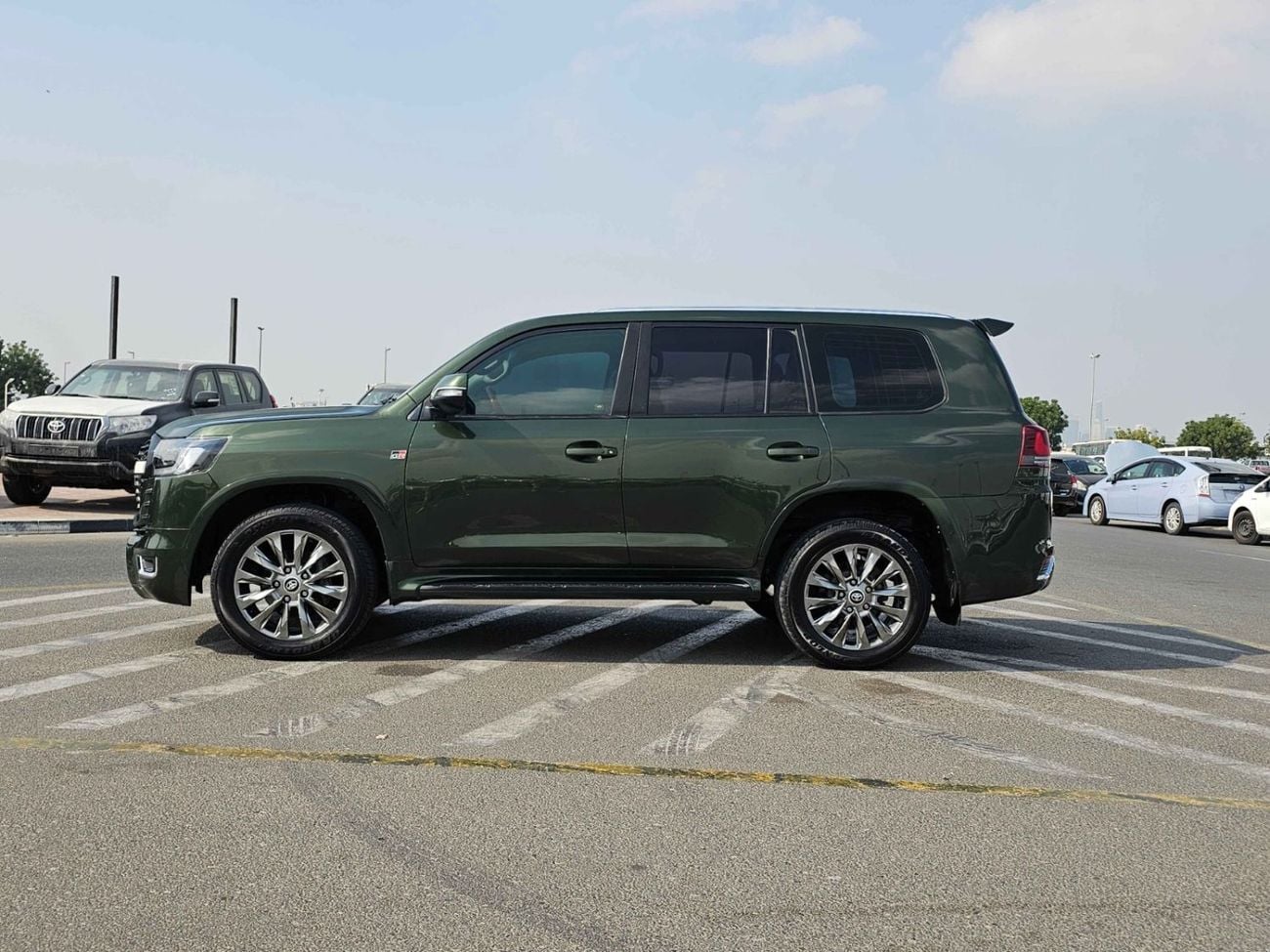 تويوتا لاند كروزر Toyota landcruise 2015 Model Modified 2024 Model V8 4.5 petrol Engine Colour Green Transmission Auto