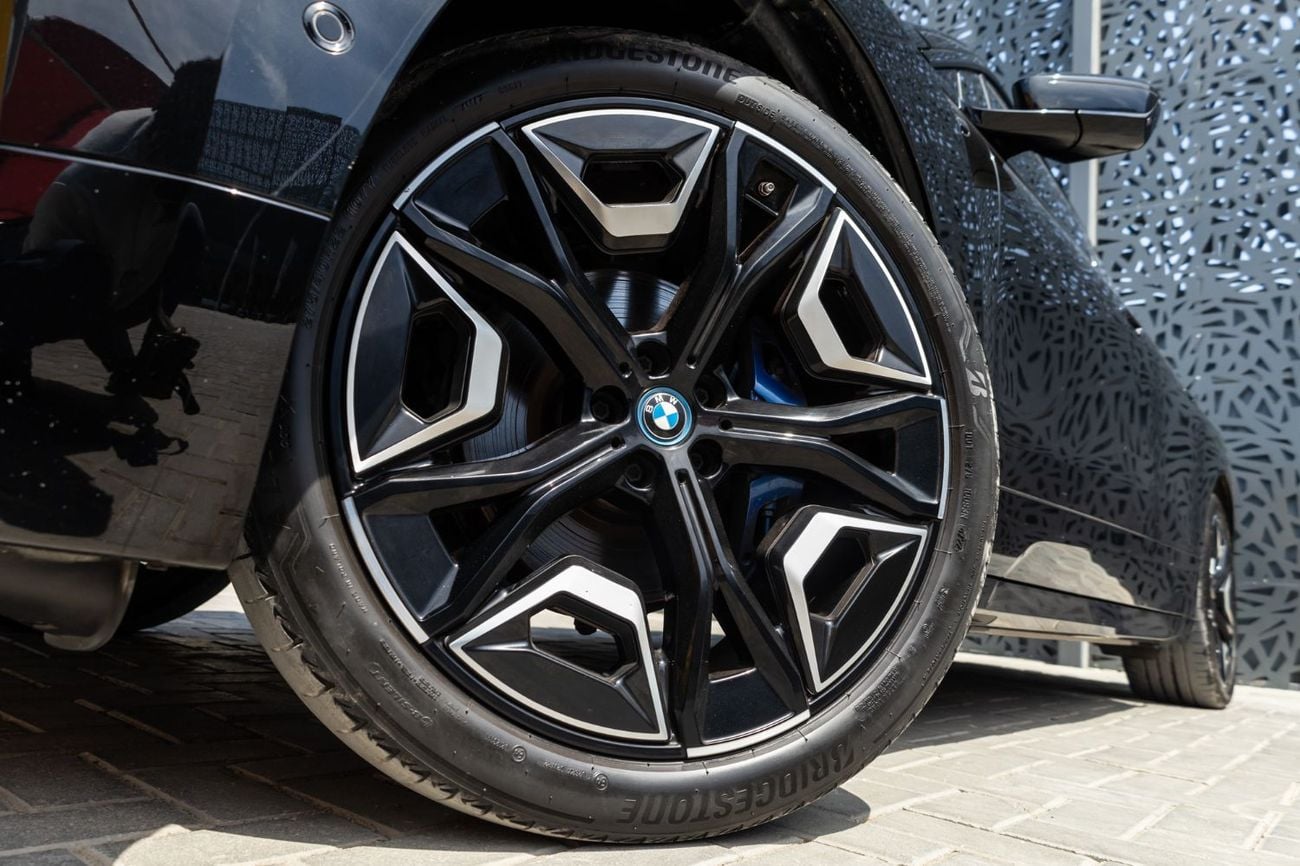 بي أم دبليو iX xDrive50