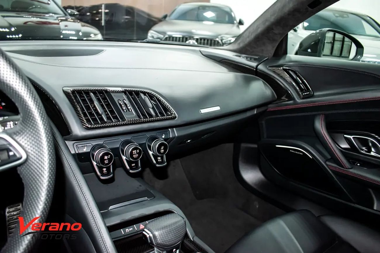 أودي R8 Performance | Nardo Grey | Carbon Package | Warranty Service Contract