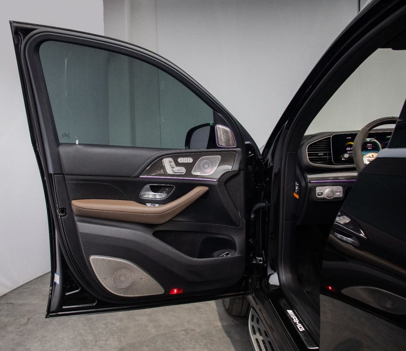 مرسيدس بنز GLS 63 AMG STD