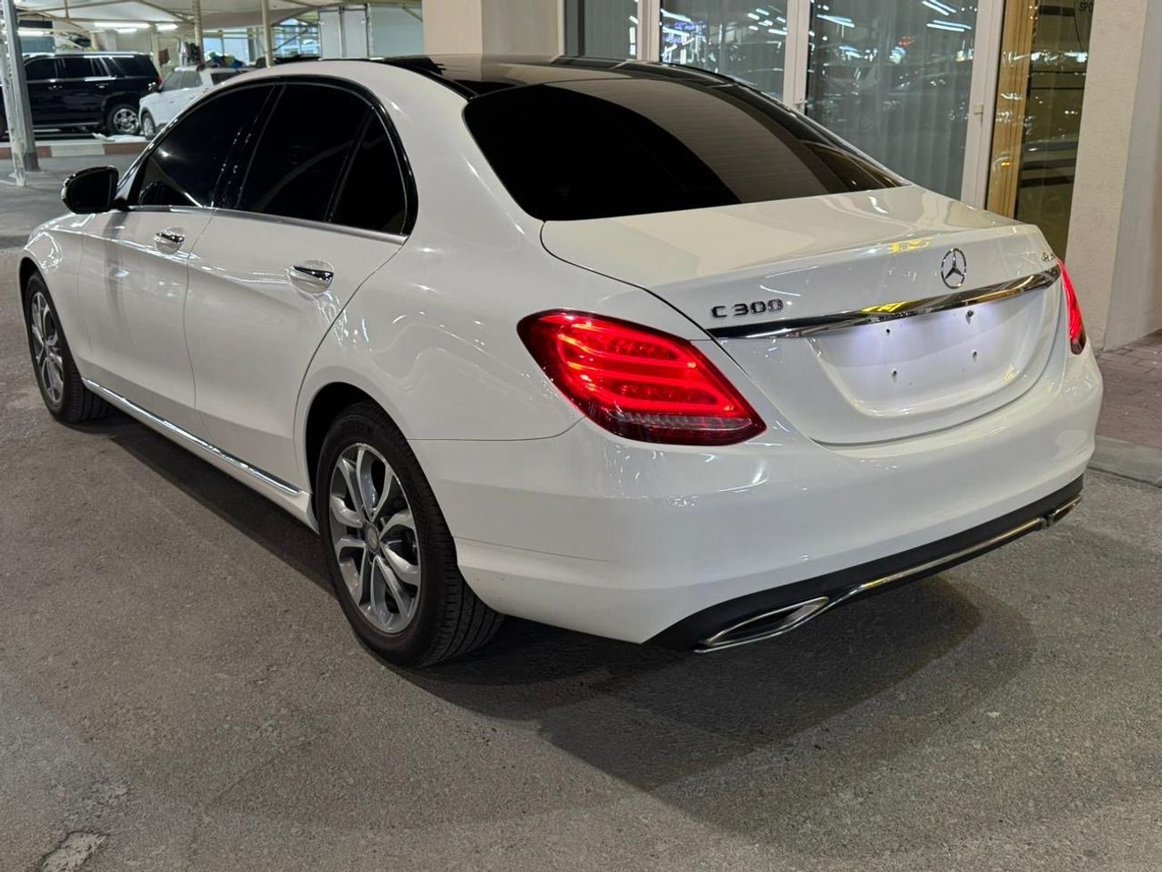 مرسيدس بنز C 300 مرسيدس C300 فل اوبشن وارد امريكا بحالة جيدة