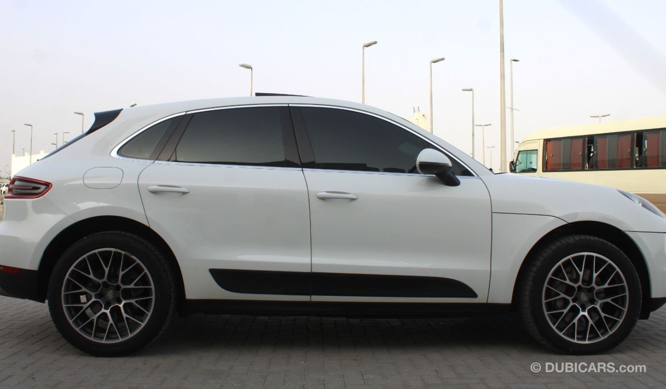 Porsche Macan S PORCHE MACAN S 2015 WHITE FULL OPTION GCC EXCELLENT CONDITION WITHOUT ACCIDENT