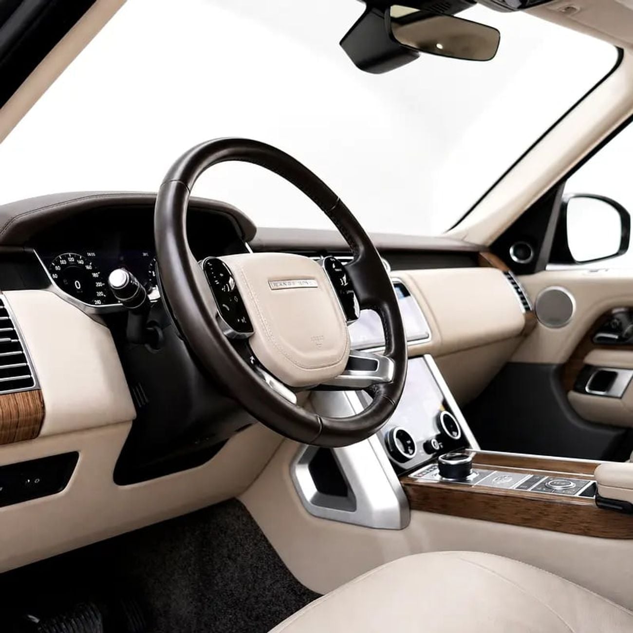 Land Rover Range Rover HSE 4,407 P.M • 0% Downpayment • HSE • 1 Year Warranty