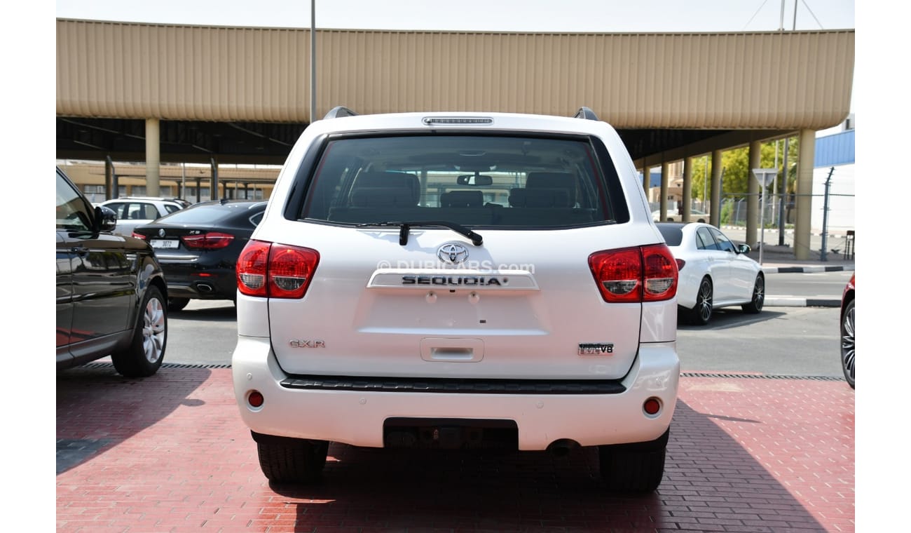 تويوتا سيكويا 4WD NO accidents 2015 GCC