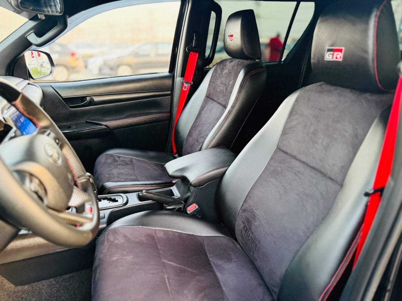 تويوتا هيلوكس Toyota Hilux GR Sport 2.7L V4