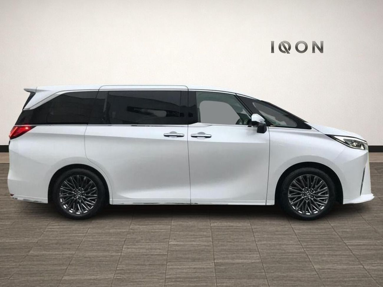 Lexus LM 350h 2.5 350h Takumi E-CVT AWD Euro 6 (s/s) 5dr ( EXPORT ONLY) RIGHT HAND DRIVE