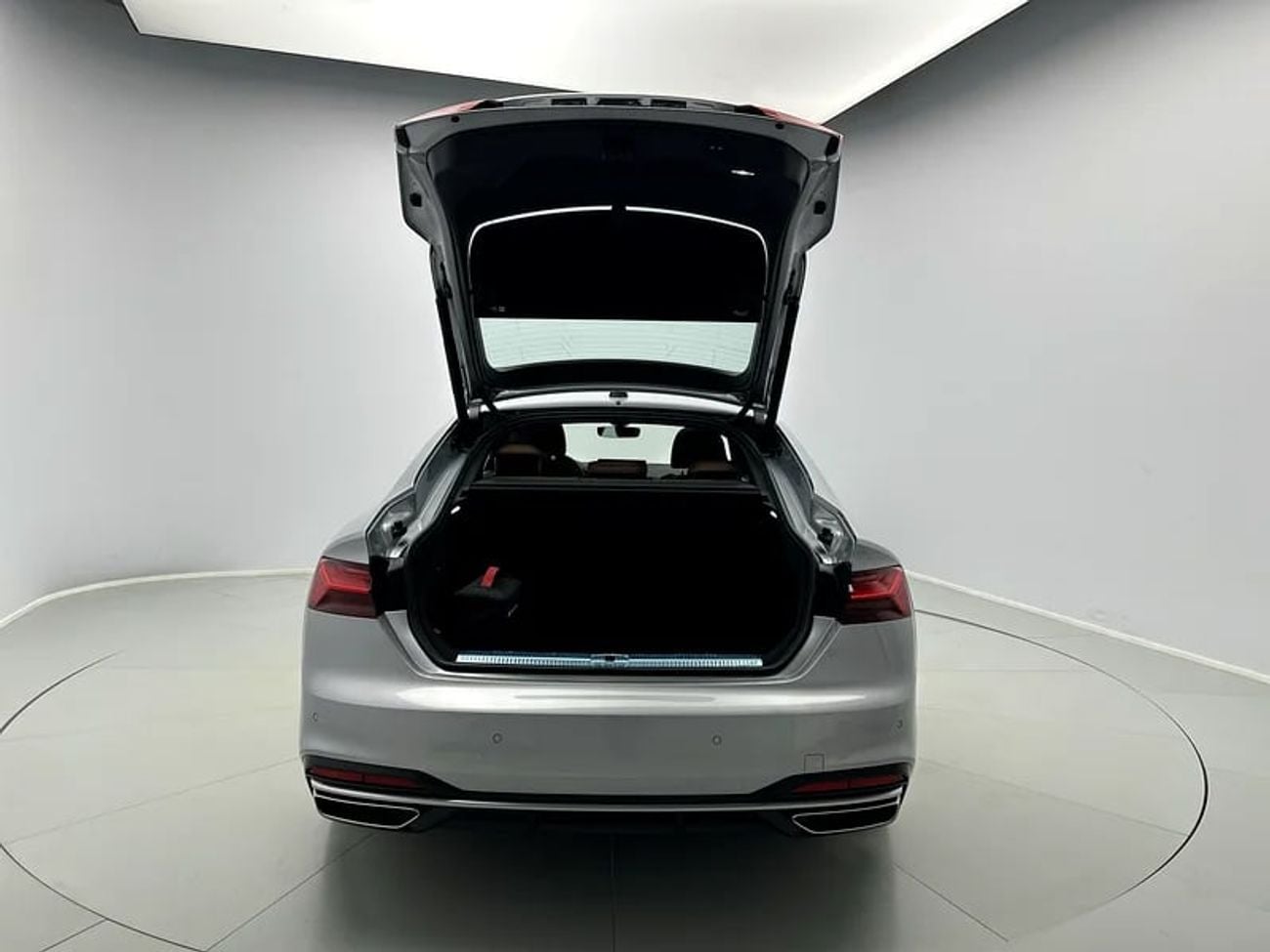 أودي A5 40 TFSI Sport 2.0L Sportback 40 TFSI 190hp (Ref# 055024) EXCLUSIVE RAMADAN OFFER: