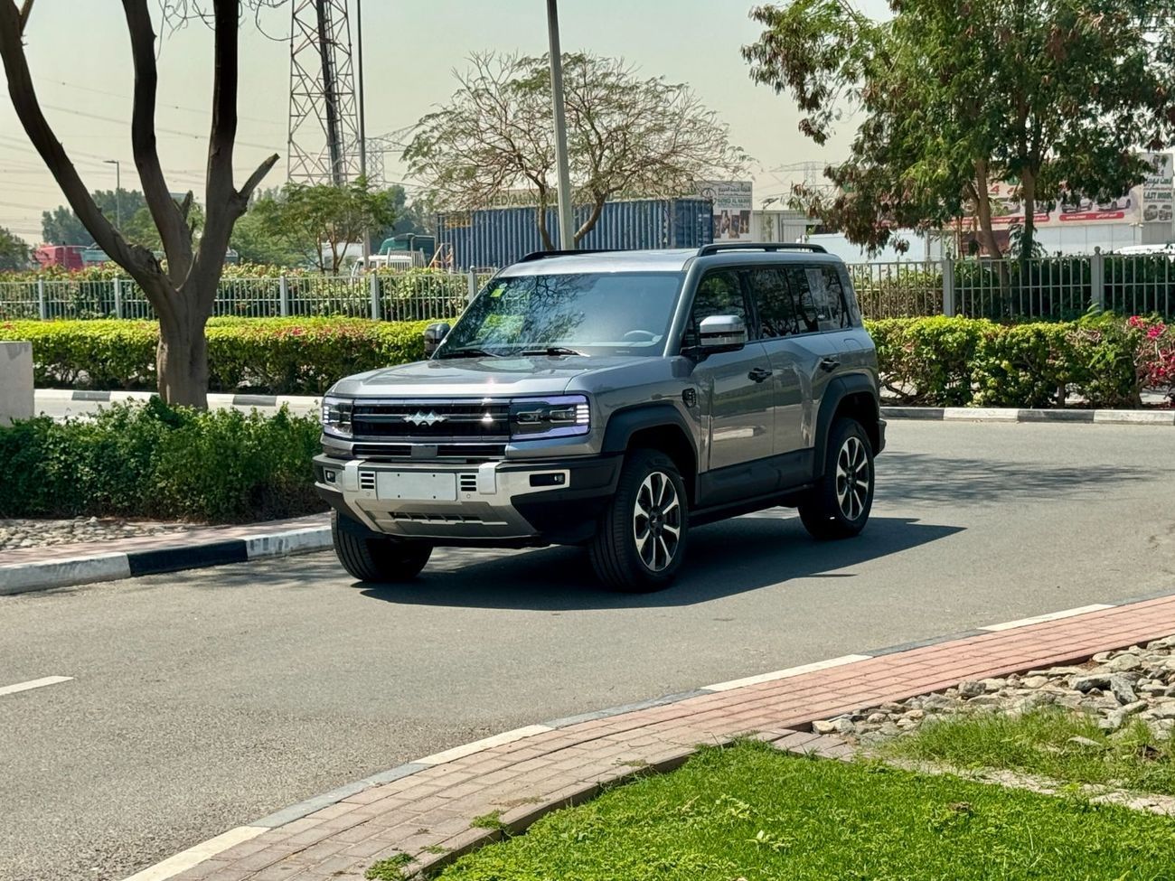 BYD Leopard 5 2024 BYD Leopard 5 Navigator / 1.5L Hybrid (Plug-In) / 680 Hp / Range (1,200 Km) / Warranty