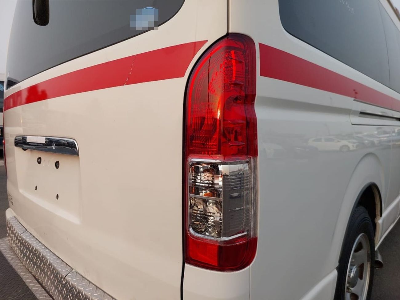 Toyota Hiace TOYOTA HIACE VAN AMBULANCE RHD 2016 MODEL 2.7 L PETROL AUTOMATIC(PM15710)