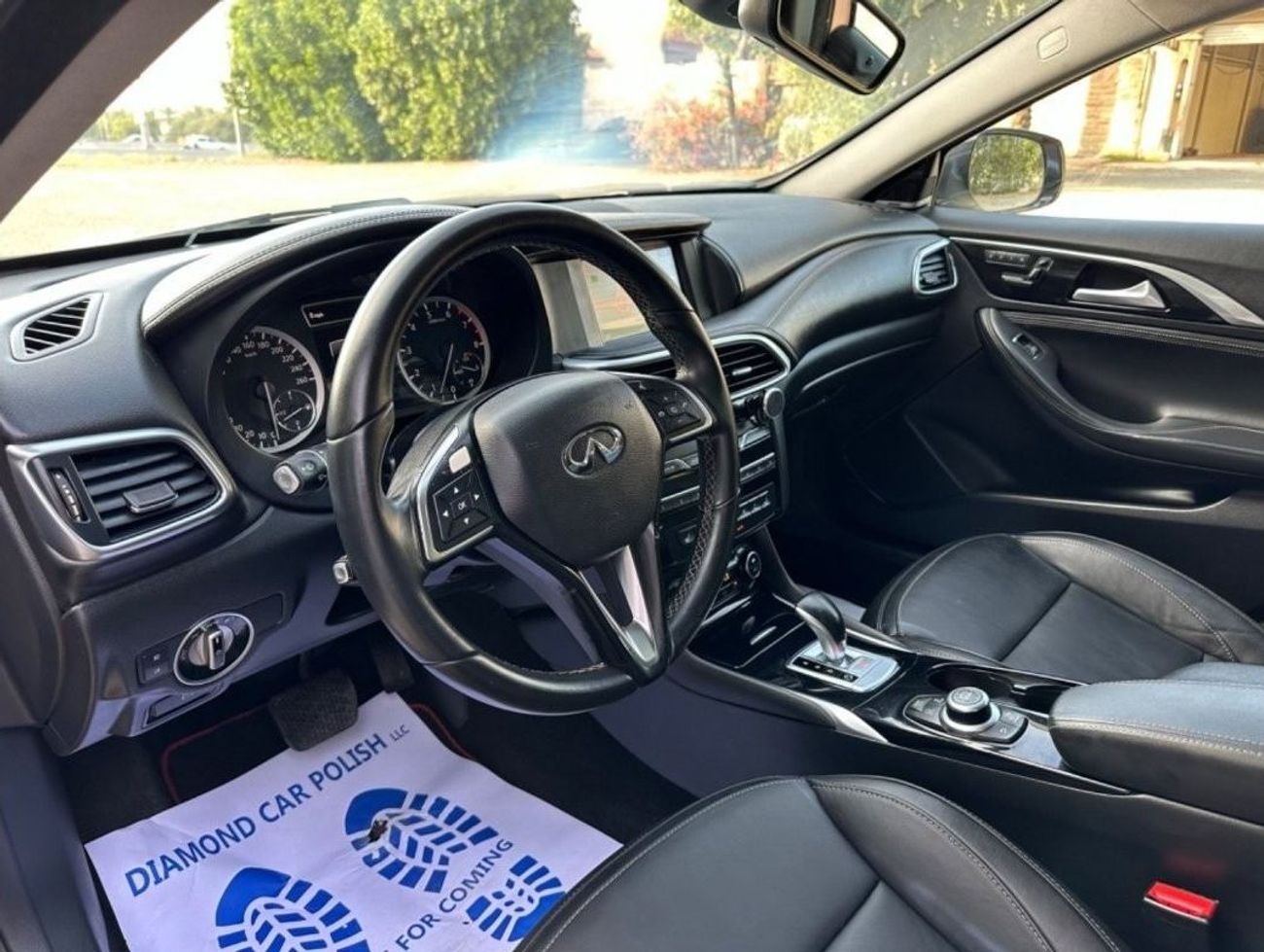 Infiniti QX30 Premium