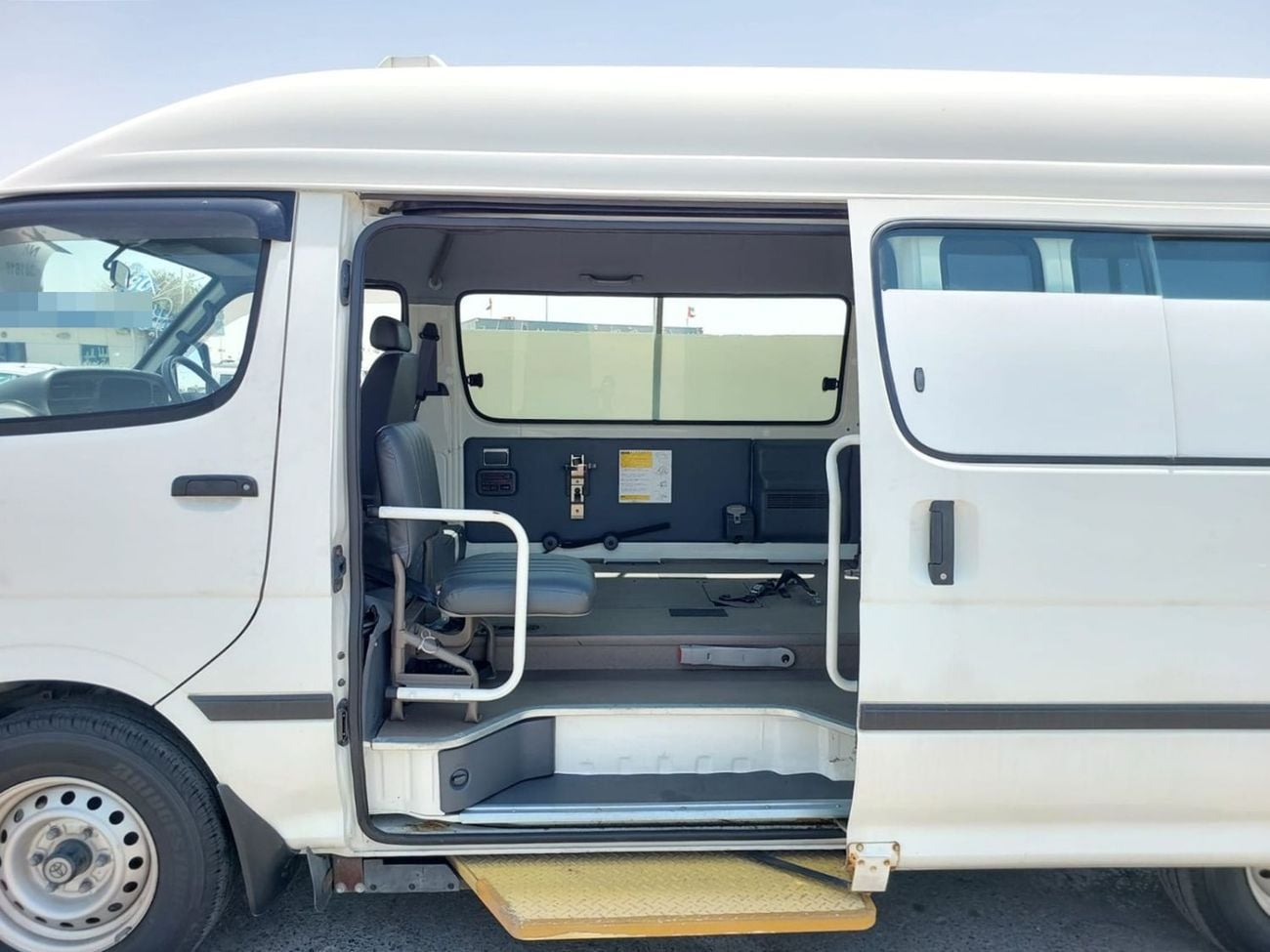 Toyota Hiace 2001 TOYOTA HIACE VAN RHD PETROL AUTOMATIC(PM01115)