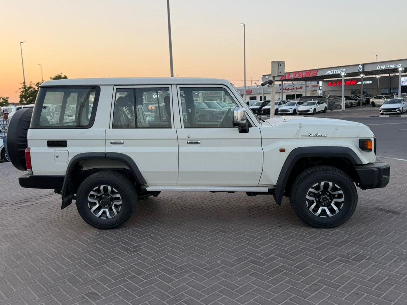 تويوتا لاند كروزر 70 TOYOTA LAND CRUISER LC76 2.8 AT 2025 FULL OPTION GCC SAUDI
