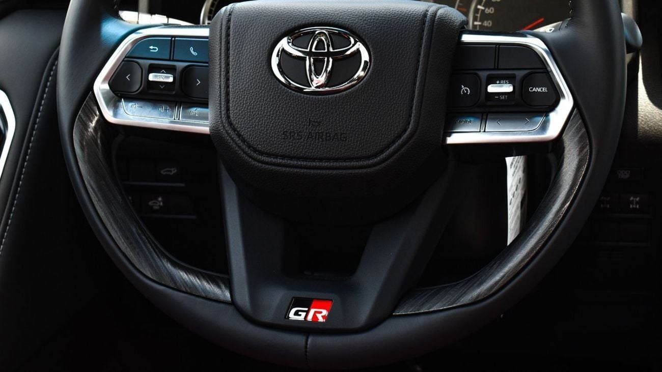 تويوتا لاند كروزر GR SPORT ECTAGR001 – 2026 TLC300 3.3L Diesel Auto Black with Red Interior