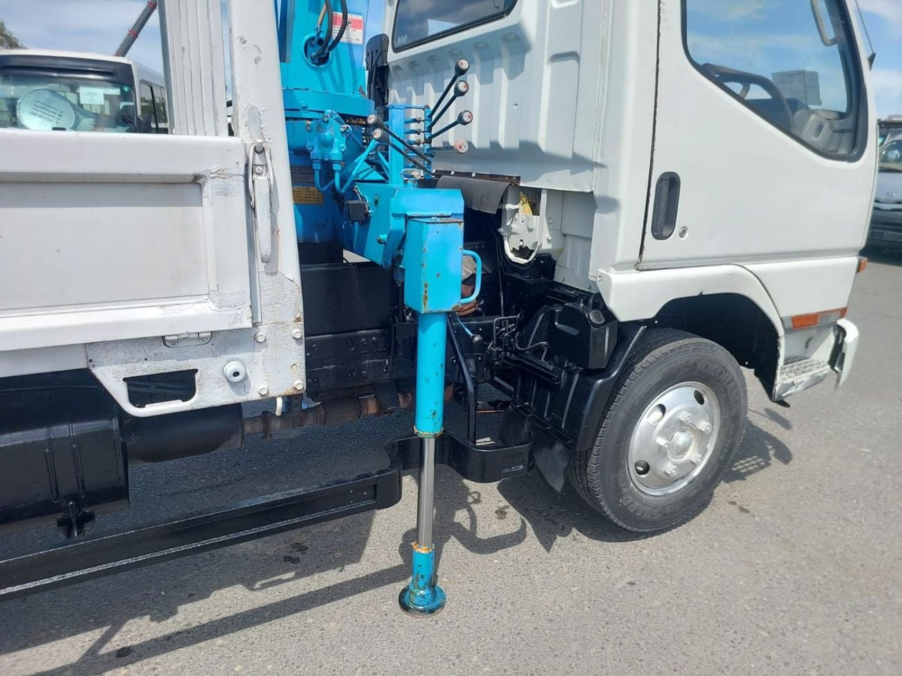 Mitsubishi Fuso Canter MITSUBISHI CANTER TRUCK RHD 1995 MODEL 4.5 L DIESEL MANUAL(PM02304)