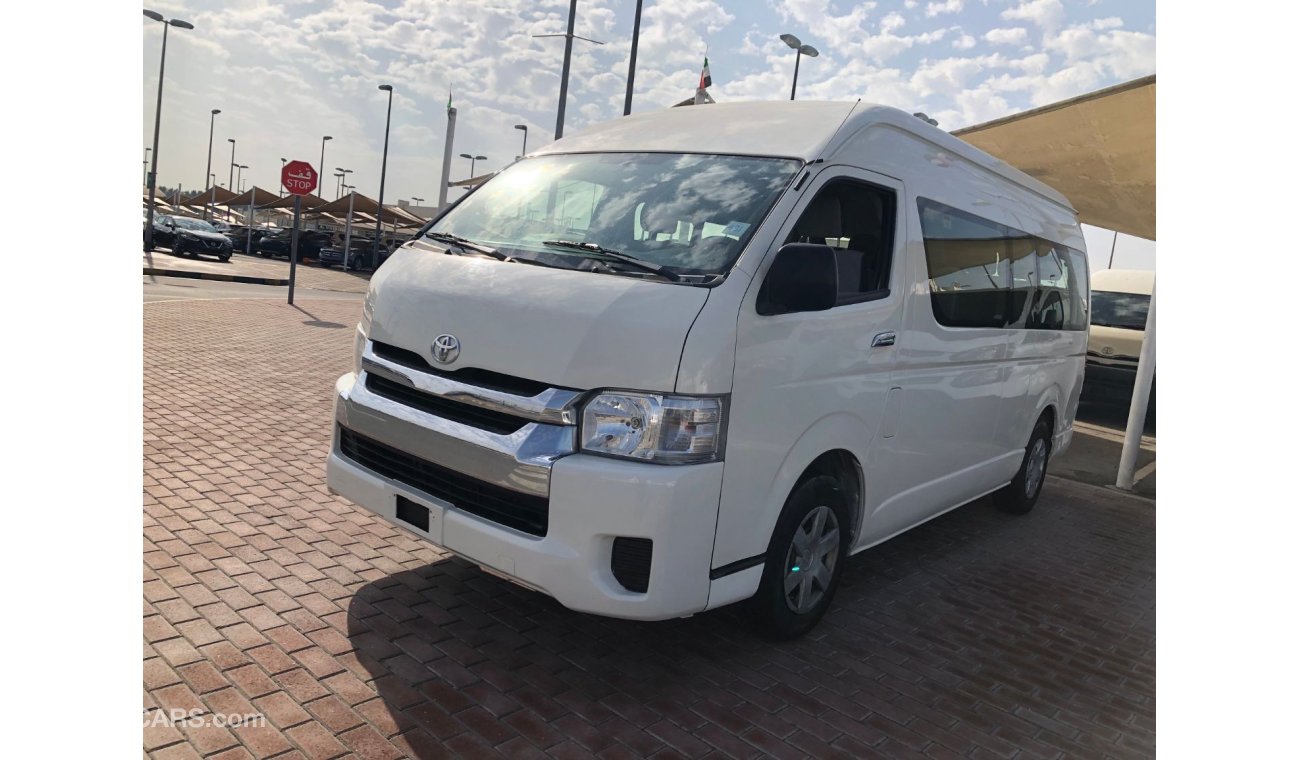 Toyota Hiace Commuter GLX High Roof Toyota Hiace Highroof Bus 13 seater,Diesel.