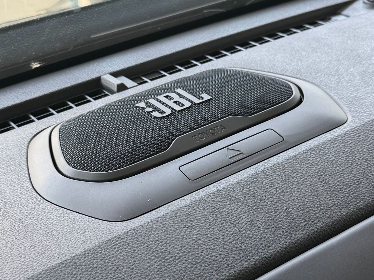 تويوتا Runner4 TRAILHUNTER 2.4 IFORCE-MAX HYBRID