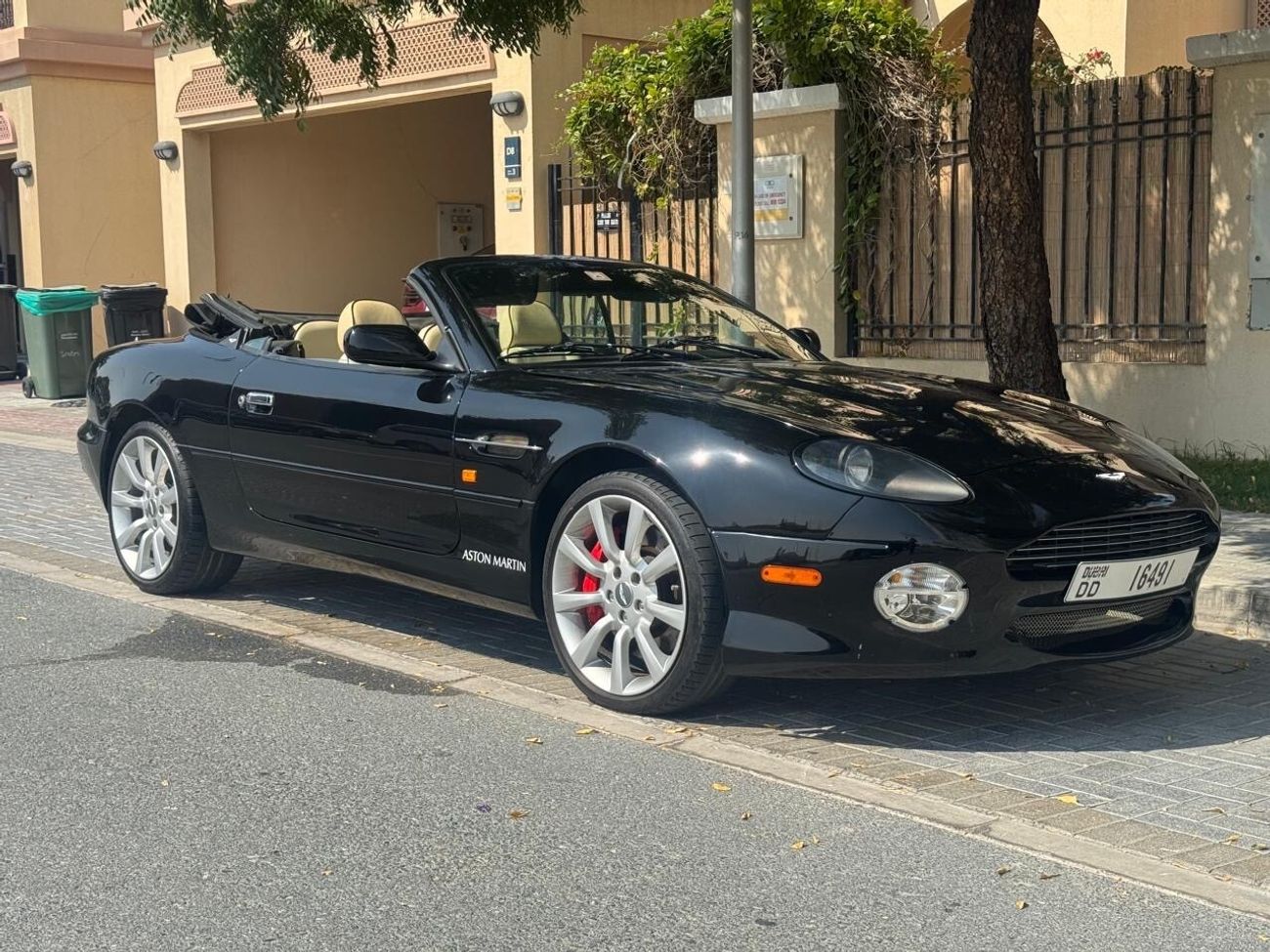 أستون مارتن DB7 Volante