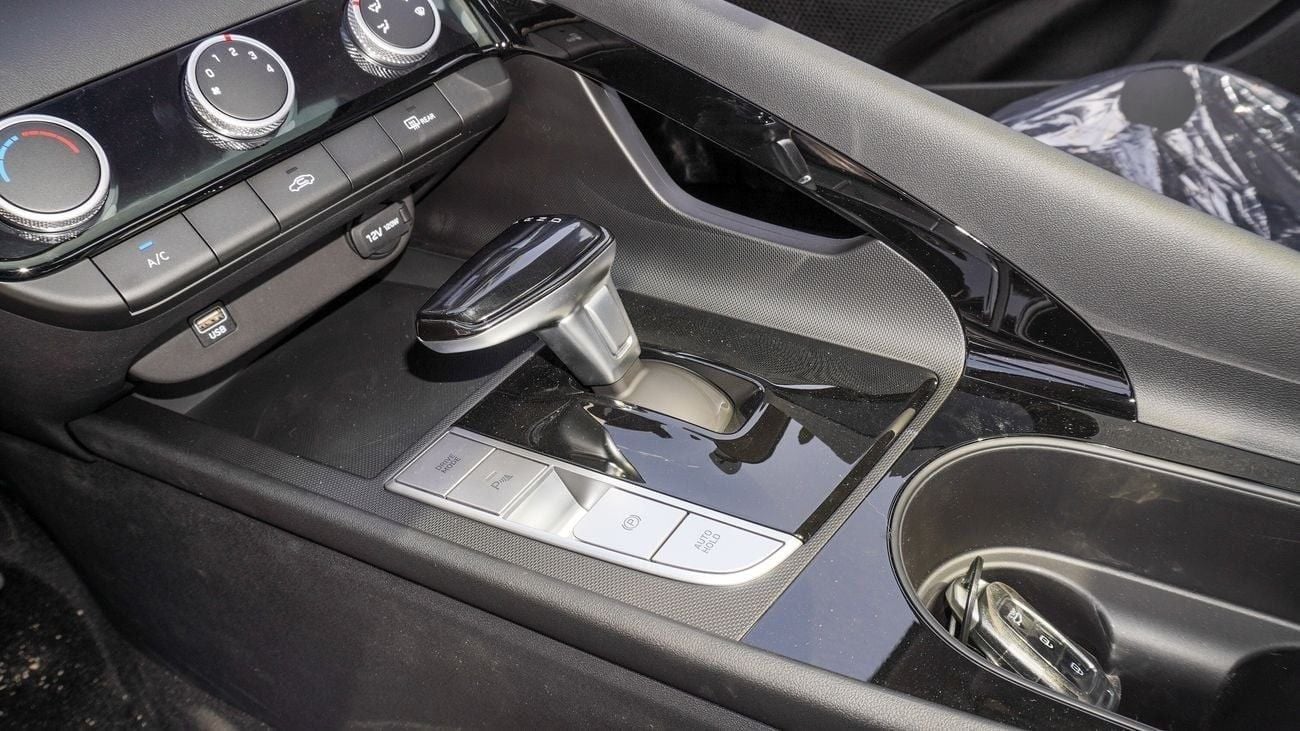 Hyundai Elantra Comfort 1.6L