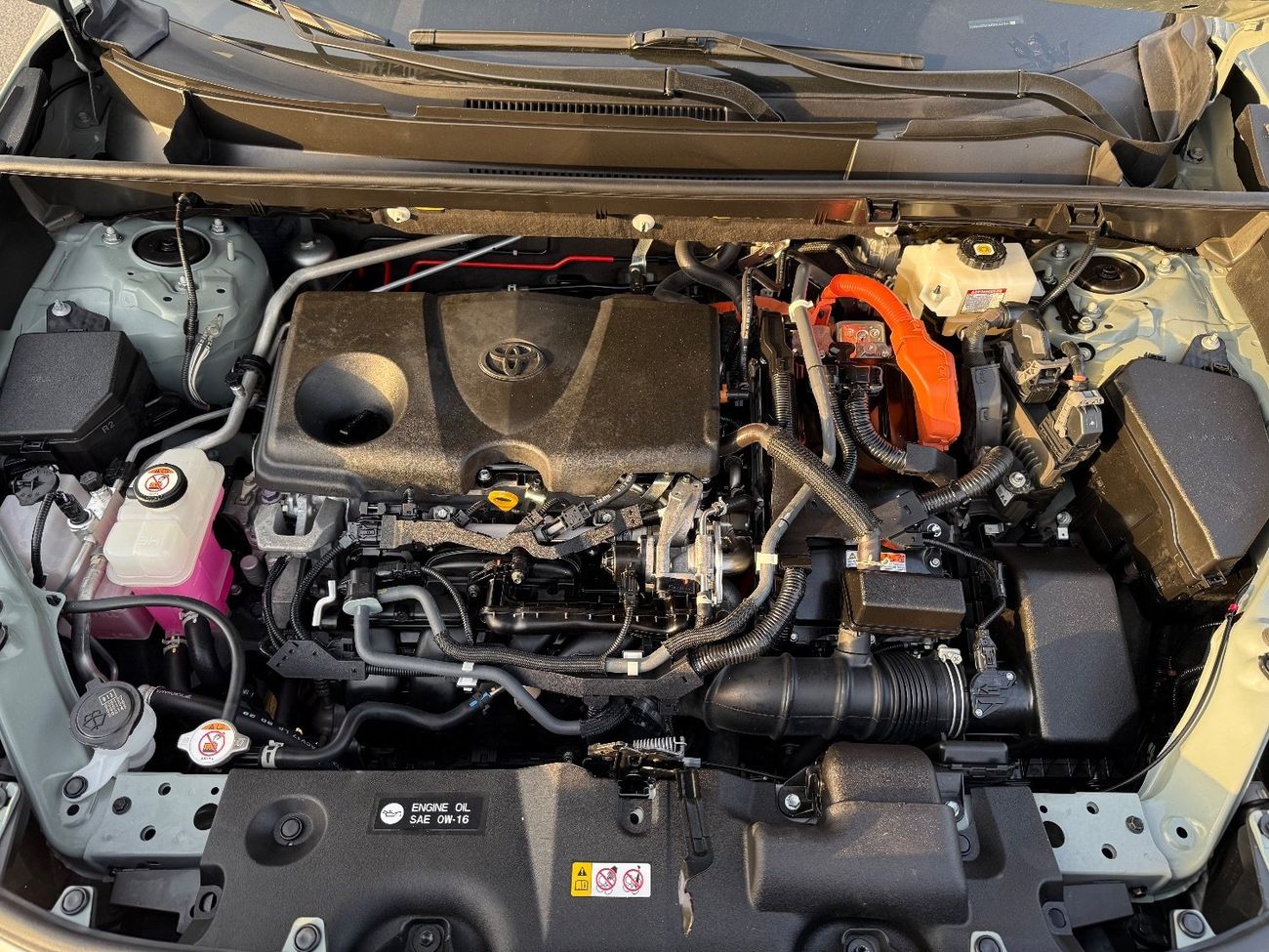 Toyota RAV4 XLE 2.5L 2021 TOYOTA RAV4 XLE HYBRID 4x4 FULL OPTIONS IMPORTED FROM USA