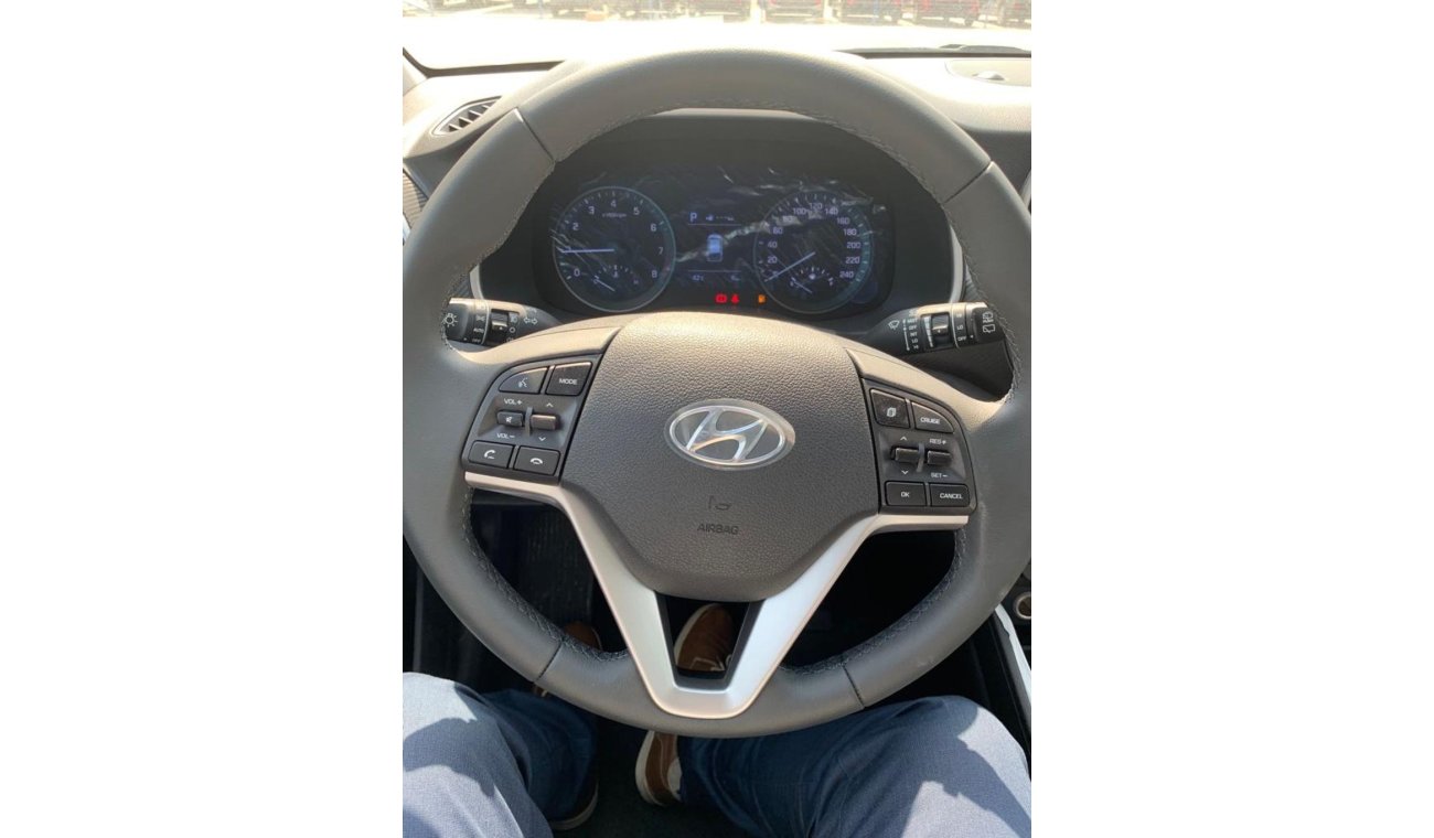 هيونداي توسون PETROL 2.0L Full Option With Panoramic Roof