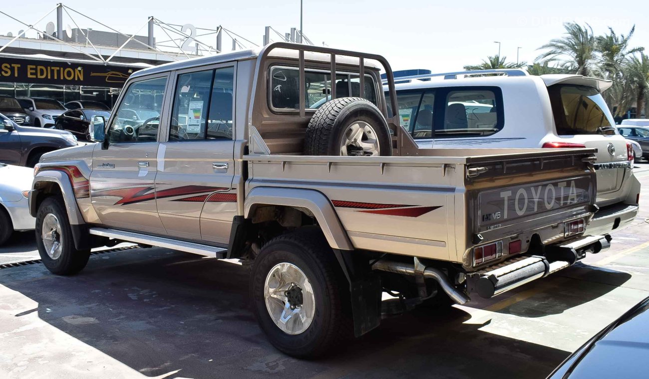 Toyota Land Cruiser Pick Up Limited LX V6 4WD