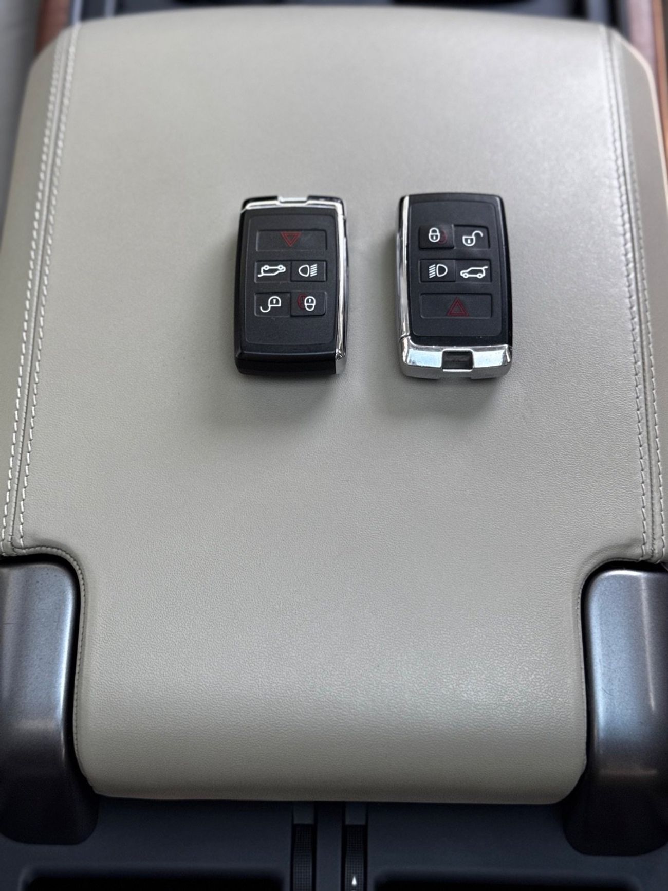 لاند روفر ديفندر P400 90 SE 3.0L (5 Seater)