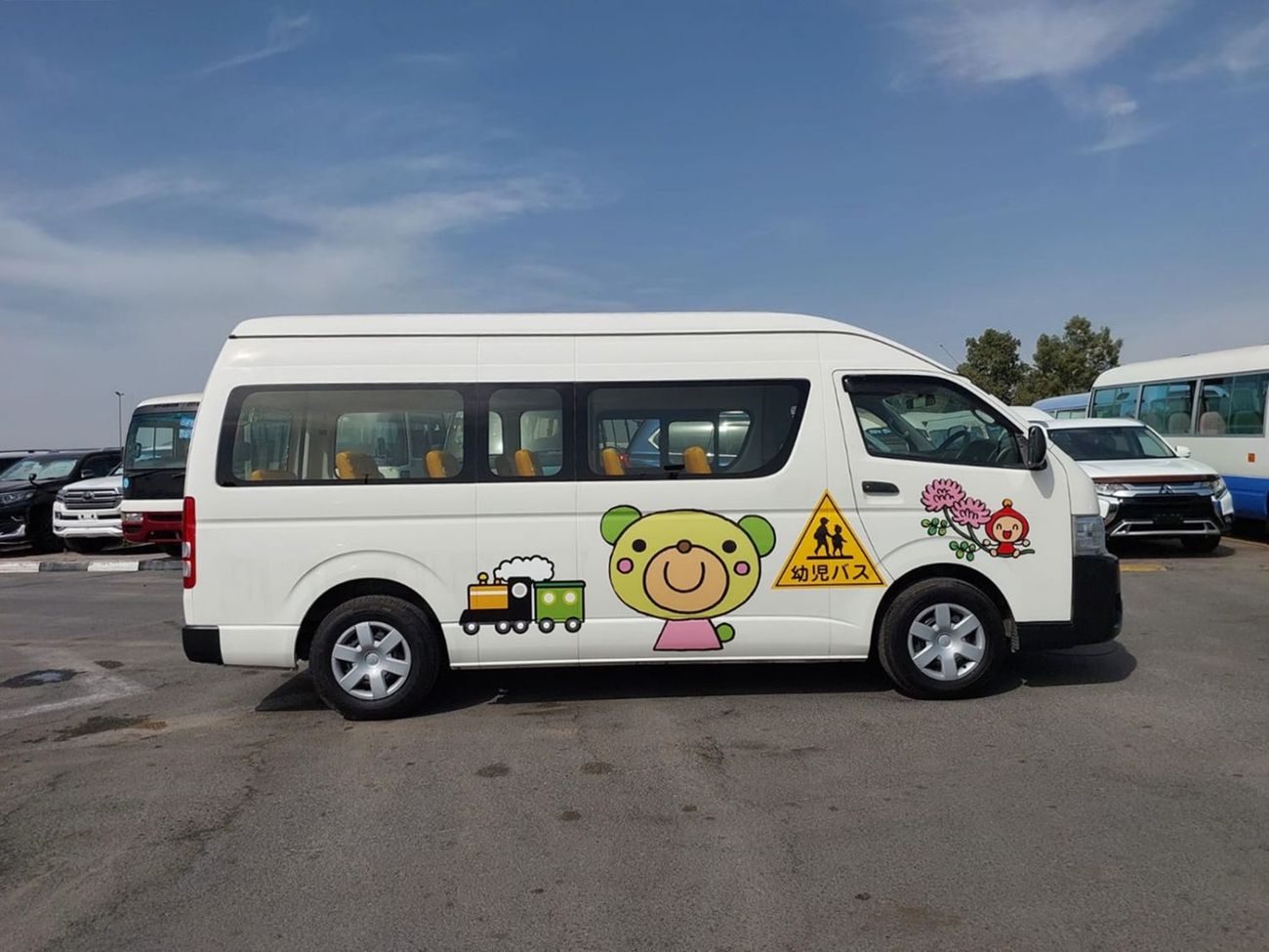 تويوتا هاياس TOYOTA HIACE VAN RHD 2015 MODEL 2.7 L PETROL AUTOMATIC(PM61832)