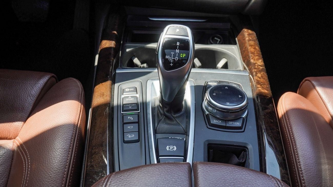 بي أم دبليو X5 XDrive 50i