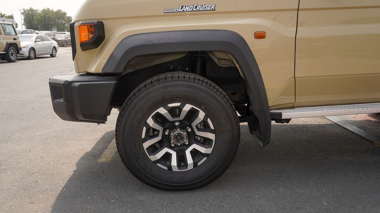 Toyota Land Cruiser 70 LX 2.8L DIESEL A/T