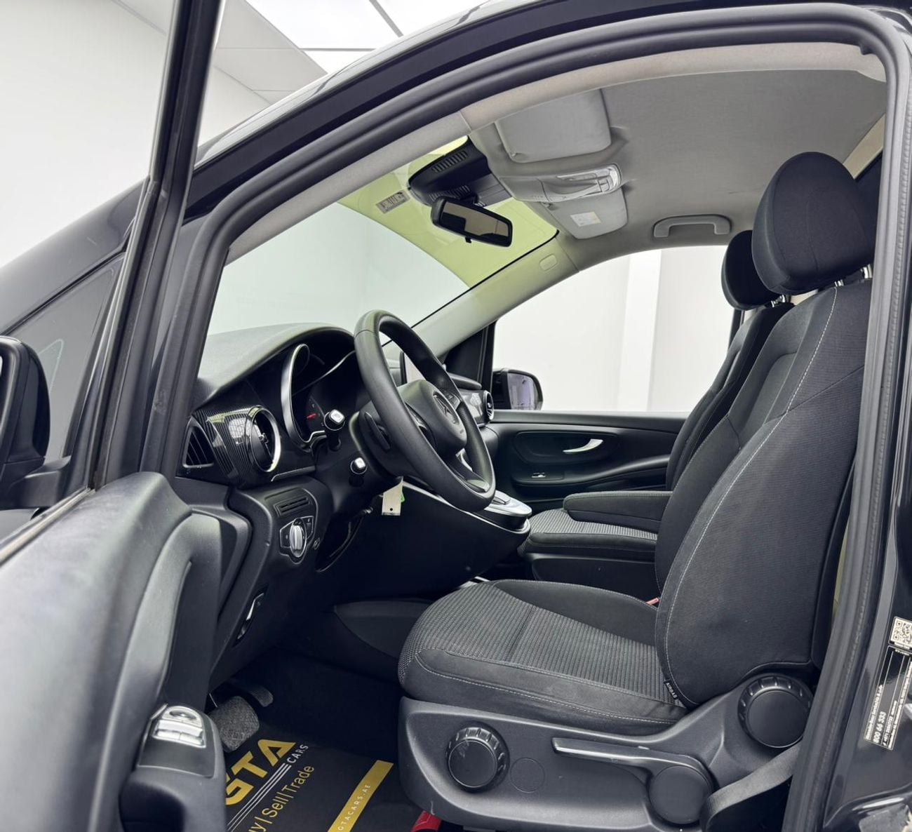 Mercedes-Benz V 250 Std 2.1L 2022 Mercedes-Benz V250, 1 Year Warranty Unlimited KM, Full Service History, GCC