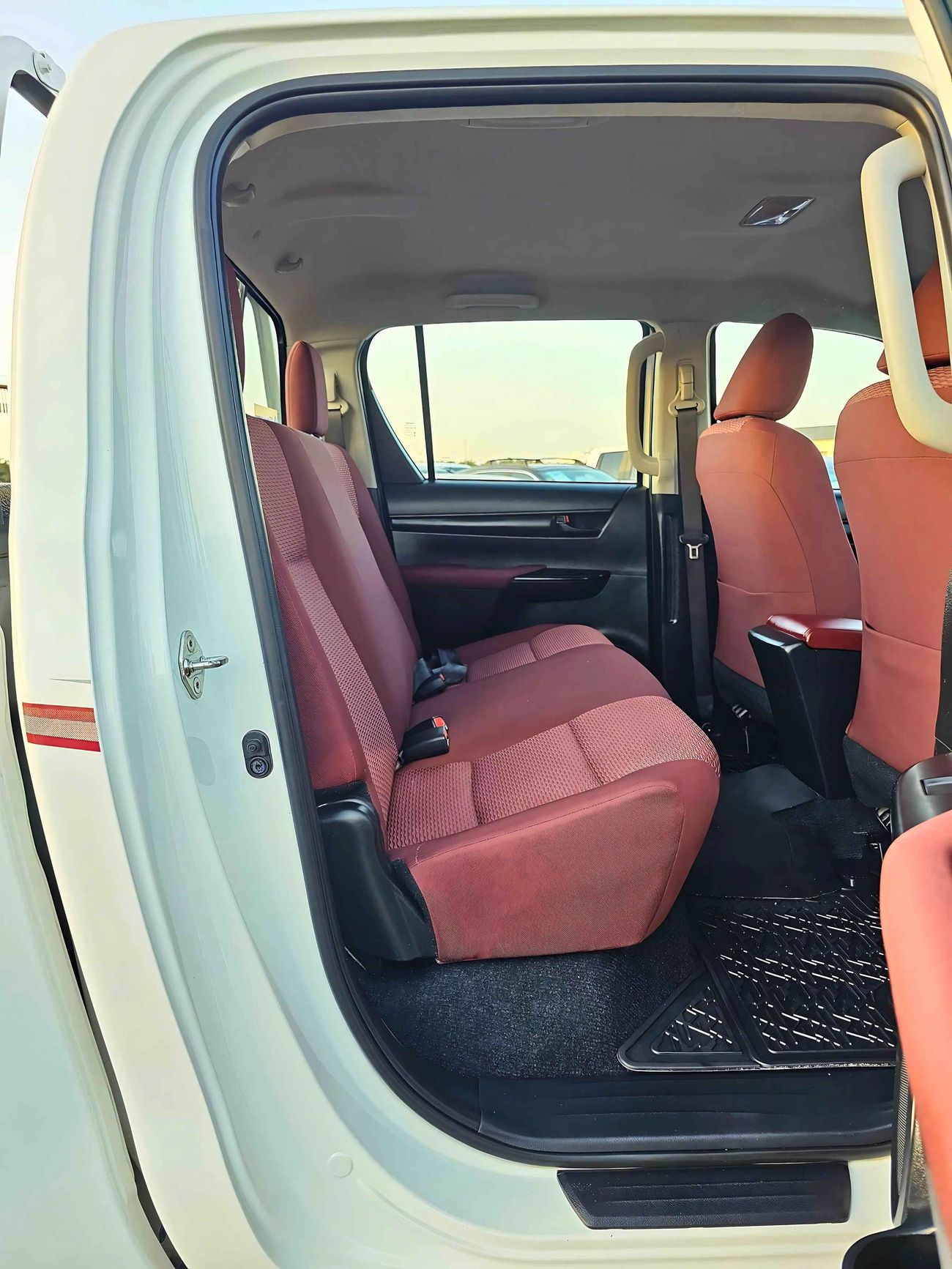 Toyota Hilux PATROL / AUTO 4WD 2.7L/ WIDE BODY/ FULL OPTION/ EXPORT ONLY/ LOT# 30225