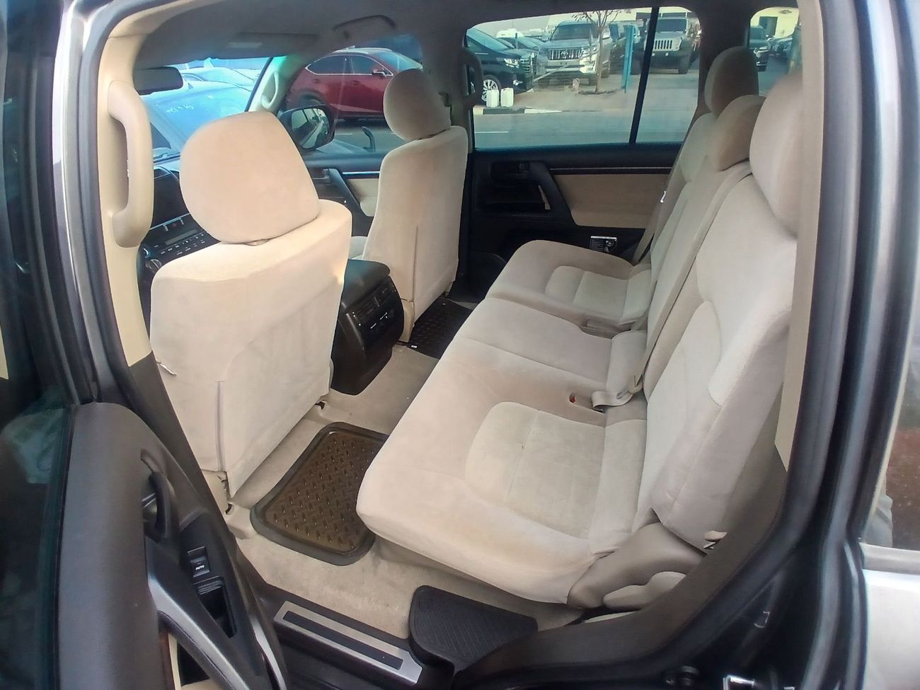 Toyota Land Cruiser Toyota landcruise 2014Model 4.0 v6 GXR petrol Engine Colour Grey push start Transmission Automatic I