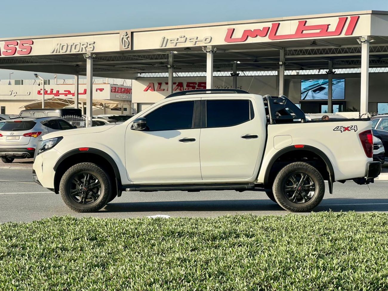 نيسان نافارا The Nissan Navara is a versatile mid-size pickup truck known for blending rugged off-road capability