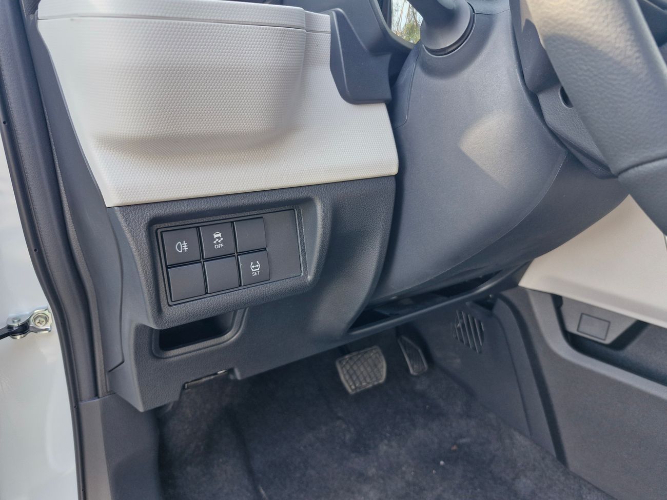 Toyota Veloz 2025 TOYOTA VELOZ 1.5L Petrol AT GCC Brand New 0Km