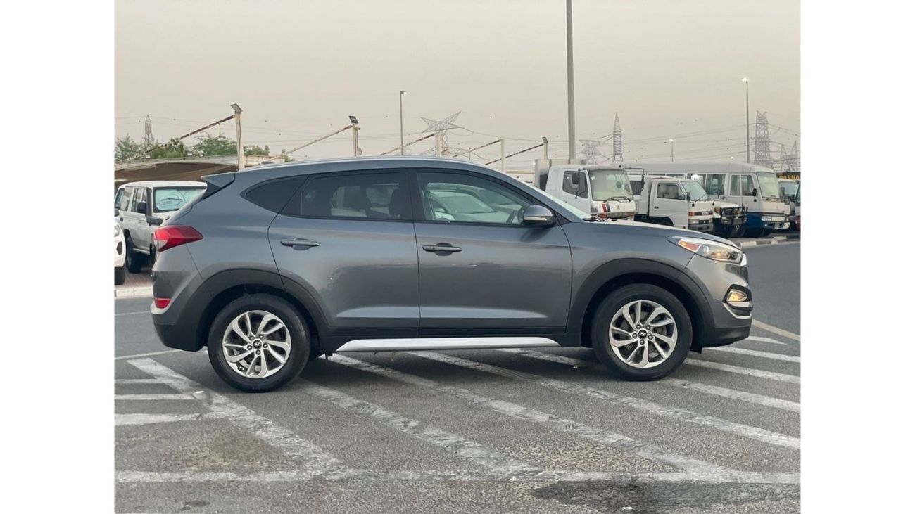 Hyundai Tucson 2017 Hyundai Tucson Limited 2.0L V4 GDi Premium - Push Start - 4x4 AWD - 75,000 mileage