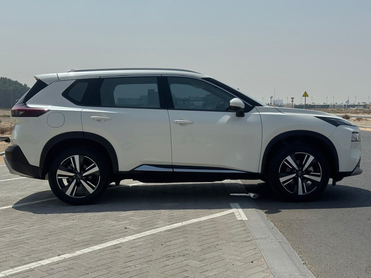 نيسان إكس تريل 2023 X-TRAIL SL 2.5L GCC Full Options 7 seats