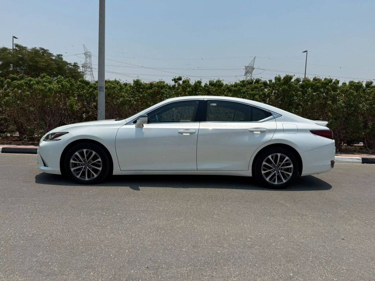 Lexus ES300h LEXUS ES 300 Hybrid 2.5L Premier Option 2023 Model