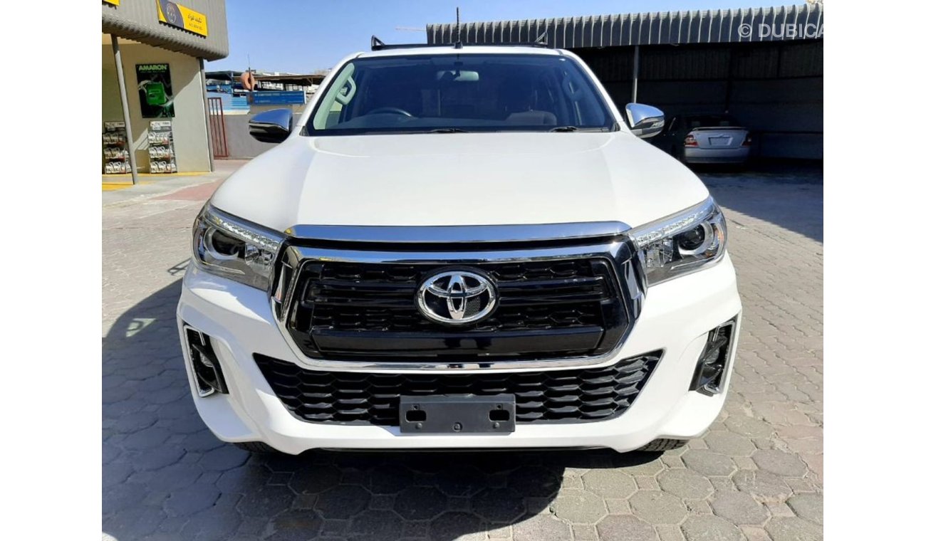 Toyota Hilux Push start automatic low km with canopy perfect and clean