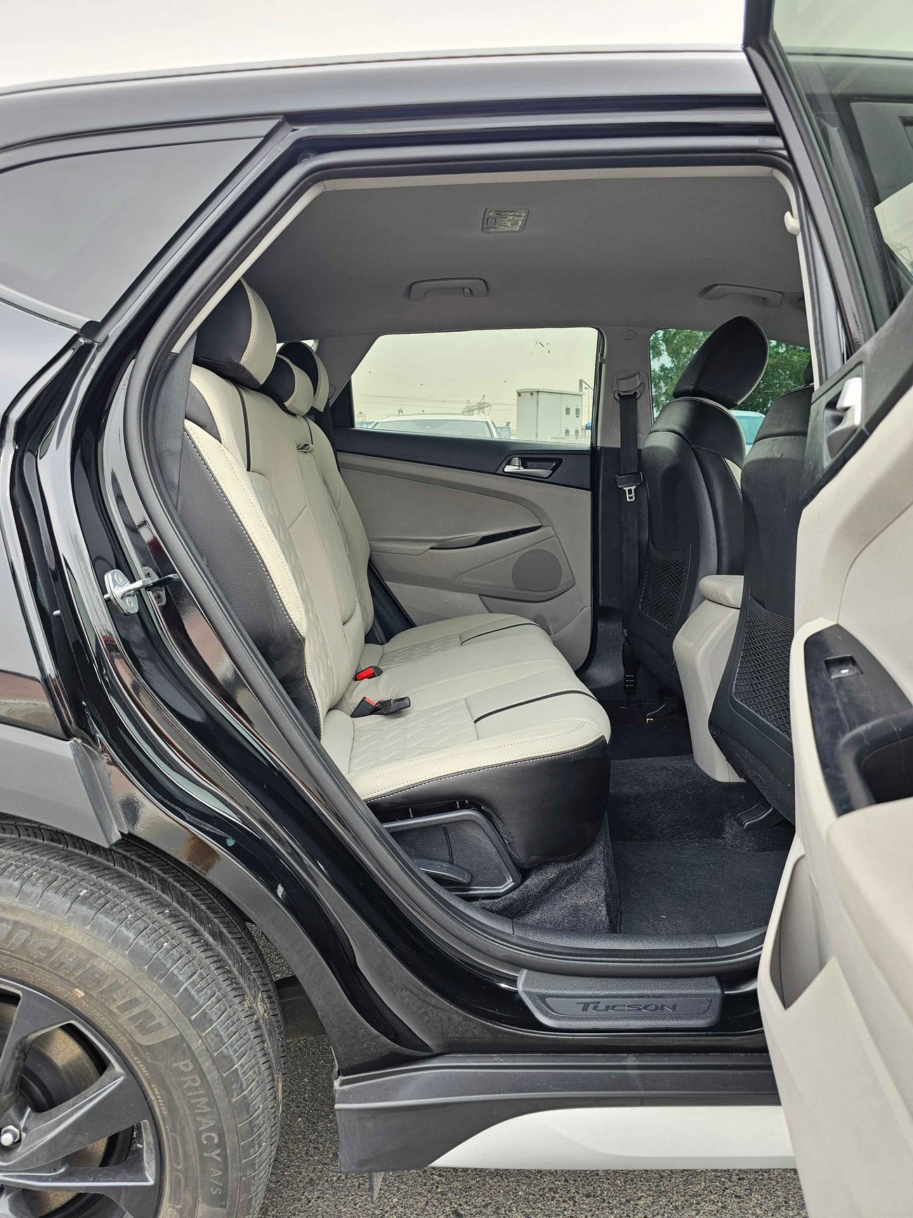 Hyundai Tucson LIMITED AWD/LOW MILEAGE/ELECTRIC/LEATHER/HEATINGSEATS/BUTTON START/DVD/DIFFLOCK/E BRAKE/ 700 MONTHLY