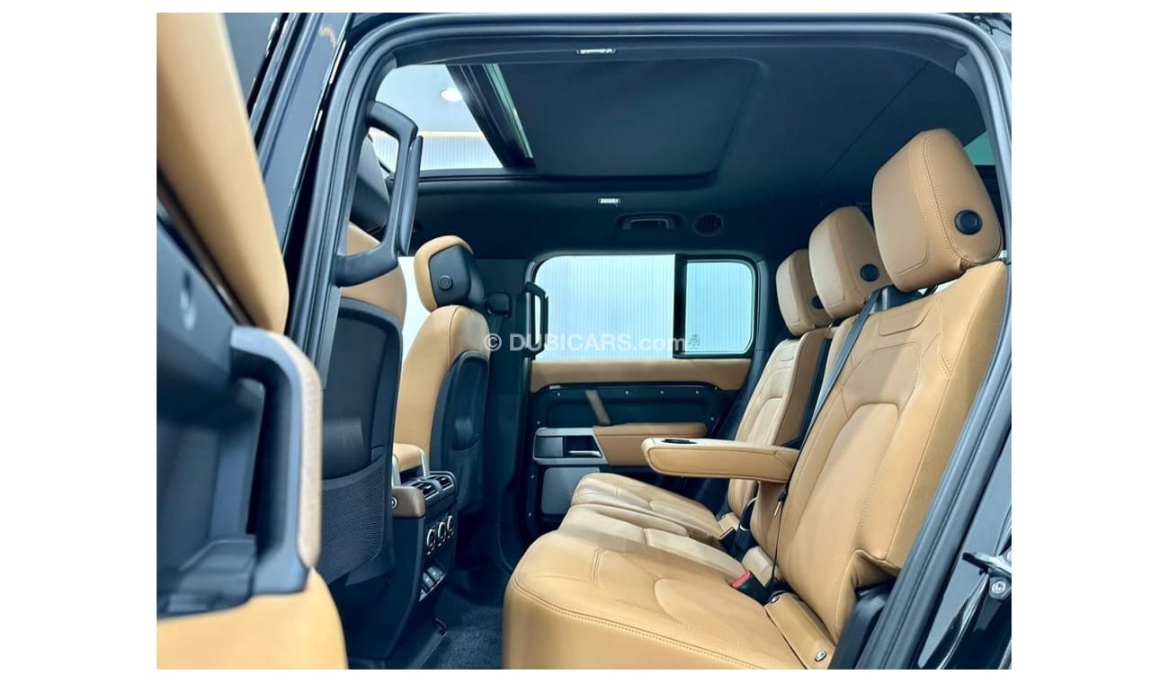 Land Rover Defender 2023 Land Rover Defender 130 P400 HSE, 5 Years Warranty + 5 Years Service Package, Low KMS, GCC